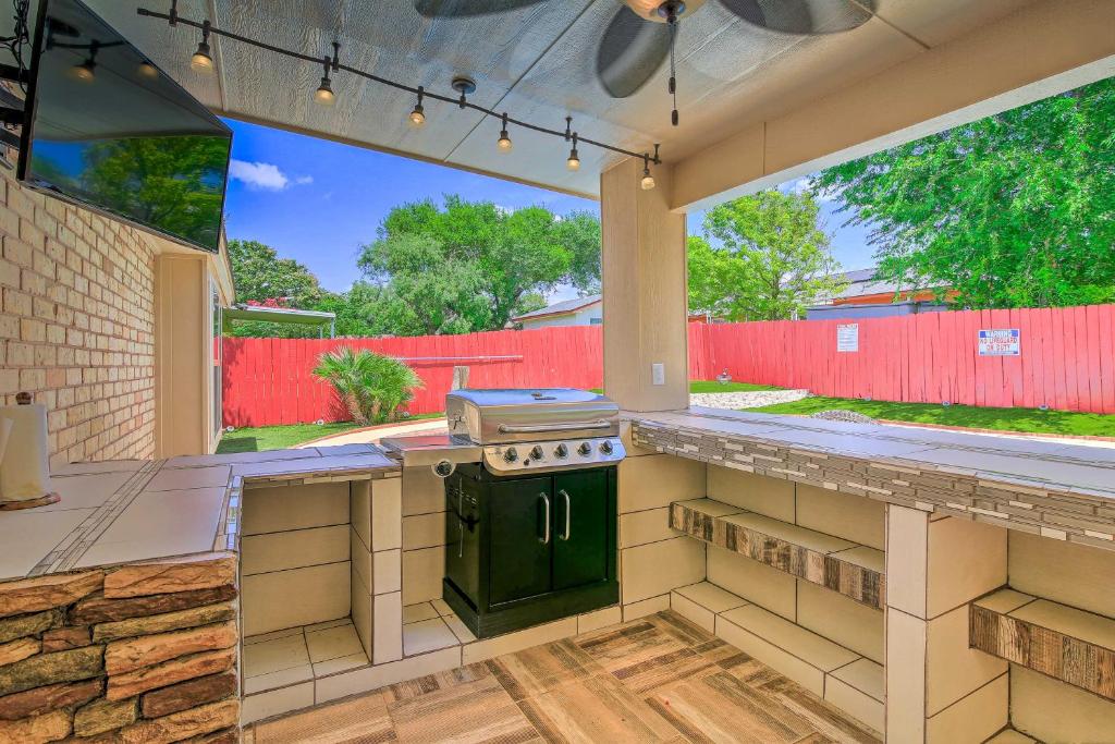 San Antonio Oasis with Yard Pool and Outdoor Bar! - image 3