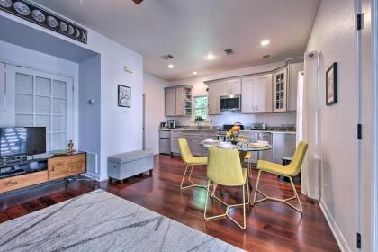 Stylish San Antonio Apt with Patio Near River Walk! - image 3