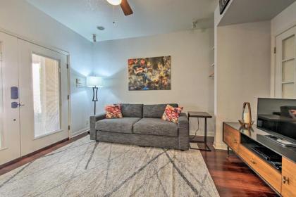 Stylish San Antonio Apt with Patio Near River Walk! - image 5