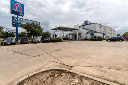 Motel 6-San Antonio TX - South - image 7