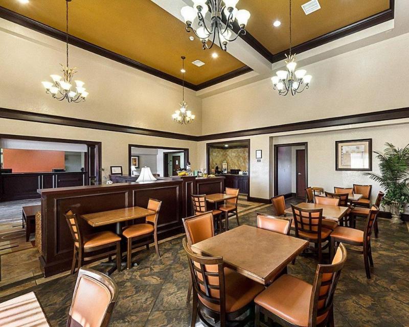 Surestay Plus Hotel By Best Western San Antonio North - image 4