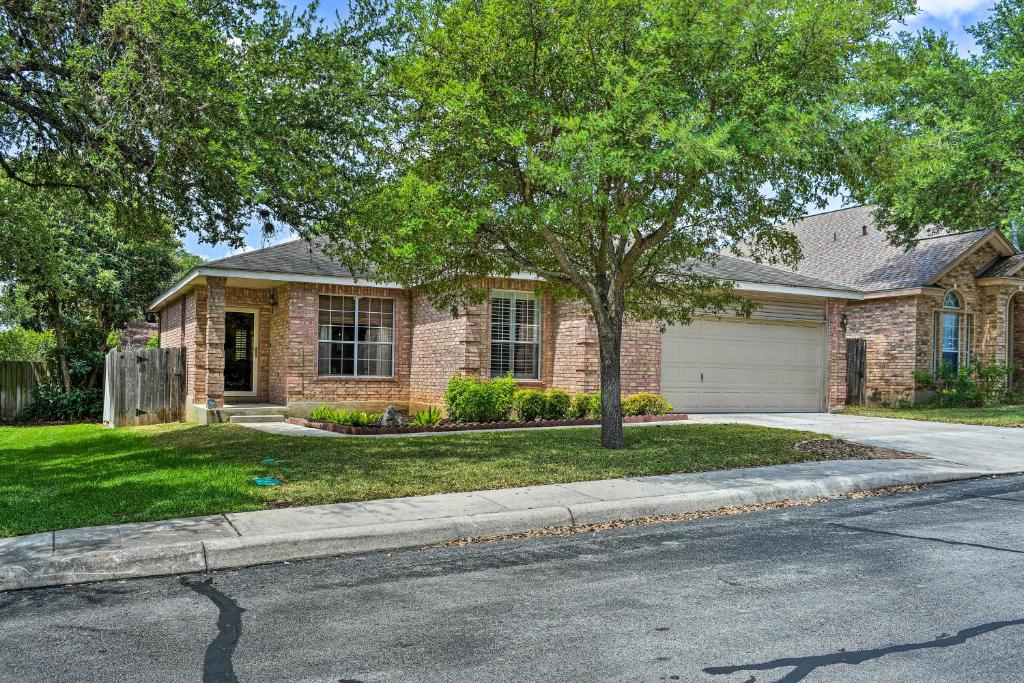 Upscale San Antonio Home with Screened-In Porch! - main image