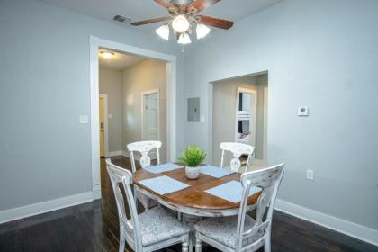 Remodeled Historic 2BR 1BA House Near Downtown - image 14