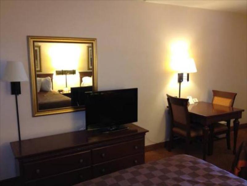 Deluxe Inn San Antonio Near Lackland AFB - main image