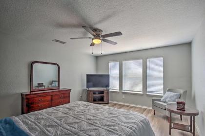 Spacious San Antonio Retreat - 9 Mi to USTA! - image 13