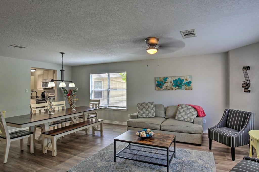 Spacious San Antonio Retreat - 9 Mi to USTA! - image 3