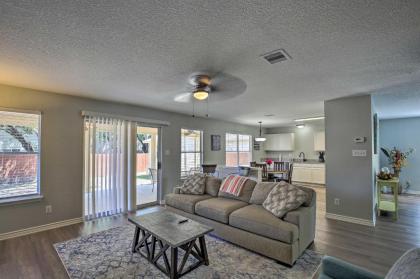 Spacious San Antonio Retreat - 9 Mi to USTA! - image 4