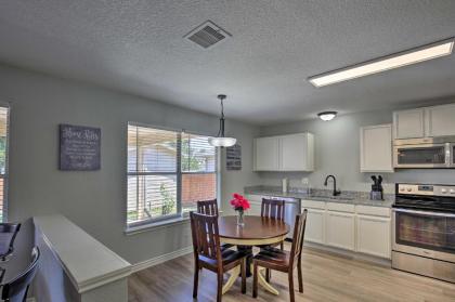 Spacious San Antonio Retreat - 9 Mi to USTA! - image 9