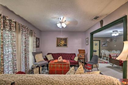 Vintage Hideaway Less Than 6 Miles to Lackland AFB! - image 12