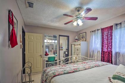 Vintage Hideaway Less Than 6 Miles to Lackland AFB! - image 18