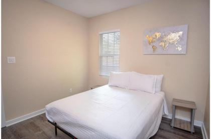 3BR2BA Remodeled House Near Downtown - image 13