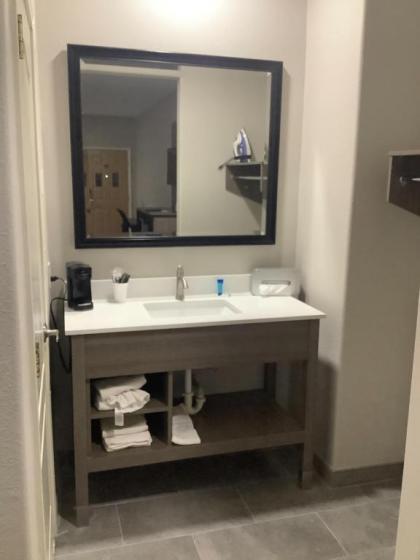 Americas Best Value Inn & Suites San Benito - image 10