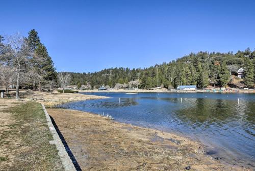 Remodeled Crestline Retreat Walk to Lake Gregory! - image 4