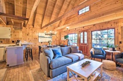 Chic Lake Arrowhead Cabin with Deck 2 Mi to Village - image 5