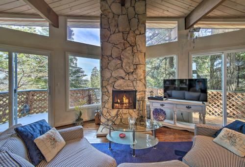 Lake Arrowhead Cabin with Deck and Scenic Forest Views - main image