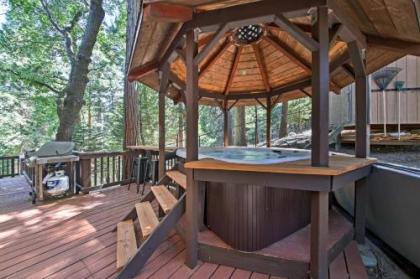 Remodeled Lake Arrowhead Mountain House with Deck! - image 3