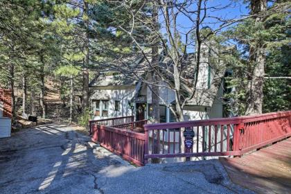 Beautiful Lake Arrowhead Home with 2 Decks and Views! - image 13