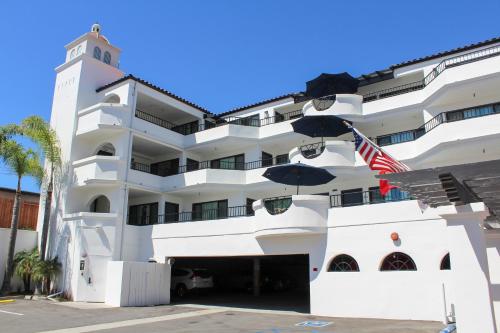 The Surfbreak Hotel - image 3