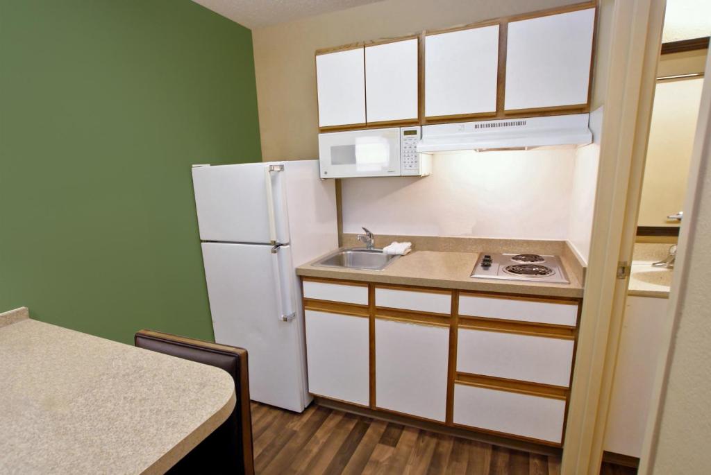 Extended Stay America Suites - San Diego - Fashion Valley - image 3