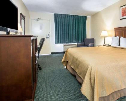 Quality Inn San Diego I-5 Naval Base - image 5