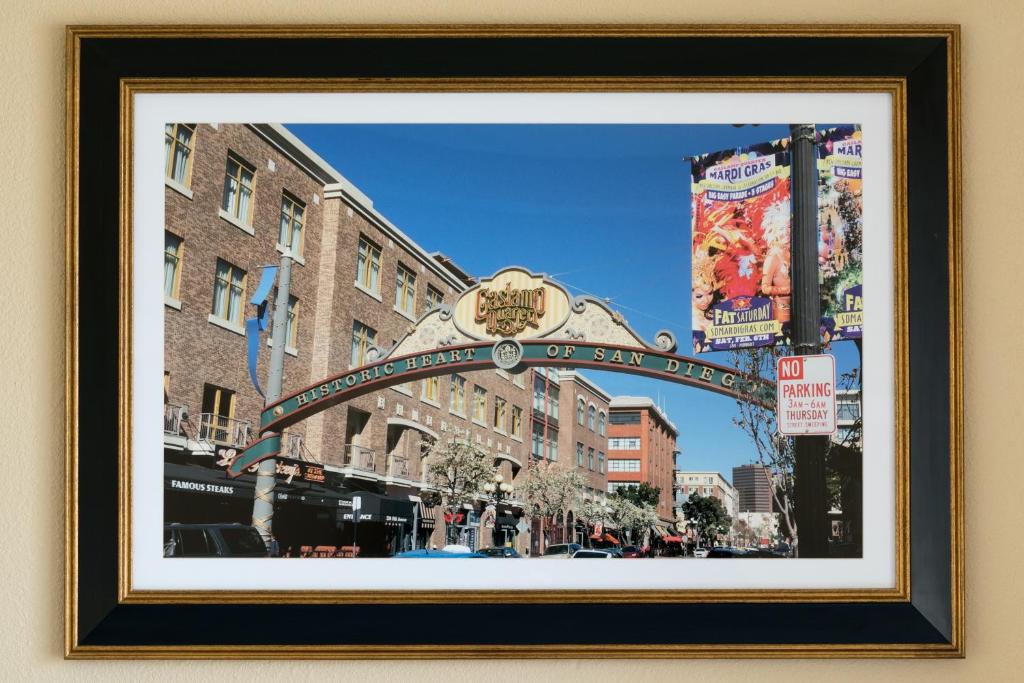 Gaslamp Plaza Suites - image 2