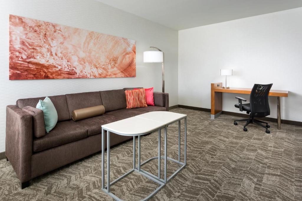 SpringHill Suites by Marriott San Diego Mission Valley - image 4