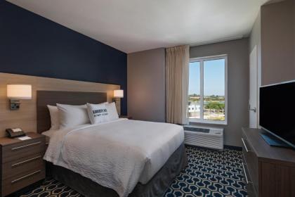 TownePlace Suites by Marriott San Diego Airport/Liberty Station - image 2