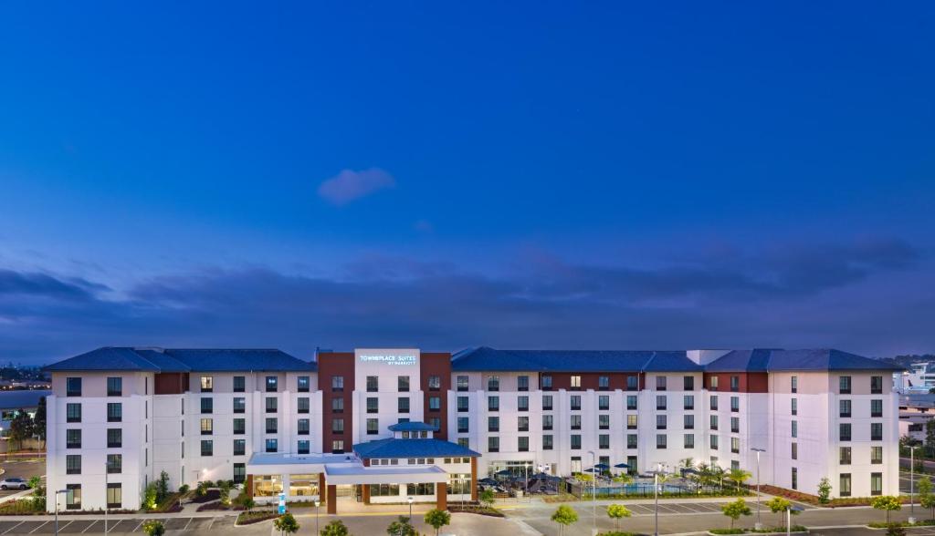 TownePlace Suites by Marriott San Diego Airport/Liberty Station - image 3