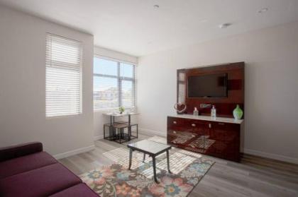 Luxurious Design One Bedroom Apt near Balboa Park - image 3