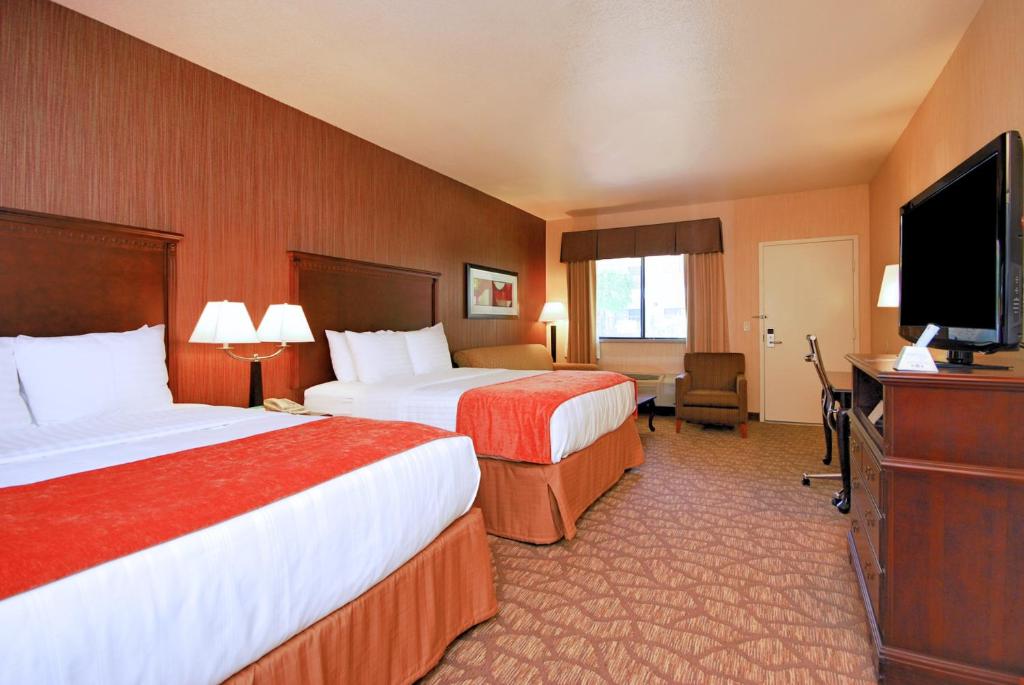 Best Western San Dimas Hotel & Suites - image 4