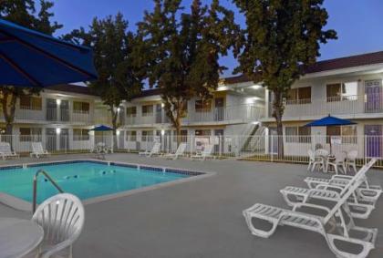 Motel 6-San Jose CA - South - image 4