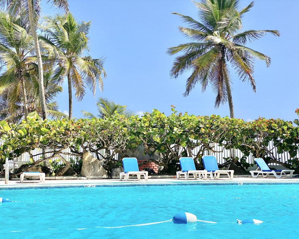 El Sol by the Sea POOLSIDE Cabana Studio Apartment BEACH POOL Parking - main image