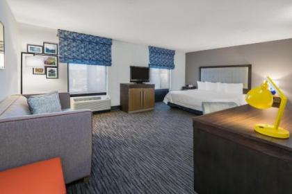 Hampton Inn & Suites San Marcos - image 2