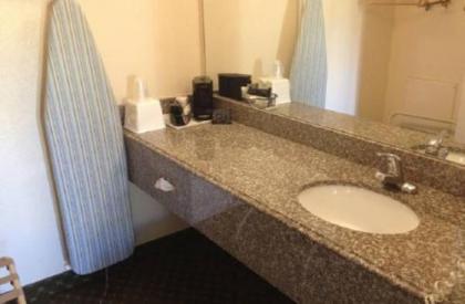 Days Inn by Wyndham San Marcos - image 2