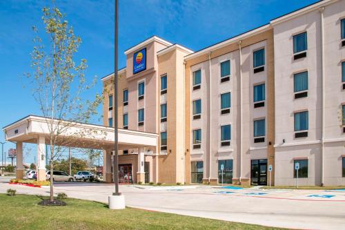 Comfort Inn & Suites San Marcos - main image