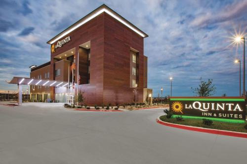 La Quinta by Wyndham San Marcos Outlet Mall - main image