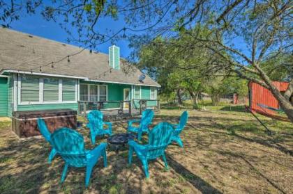 San Marcos Home with Hot Tub 3 Miles to Dtwn!