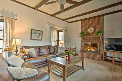 Cozy Sand Springs Home-Mins to Keystone and Tulsa - image 1