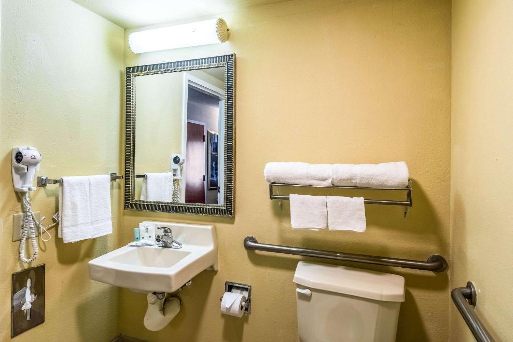 Quality Inn Sandersville - image 3