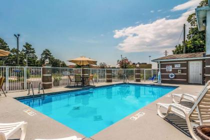 Quality Inn Sandersville - image 9