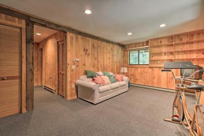 Cabin with 3 Acres Tennis and BBall Courts by 4 Ski Mtns - image 10