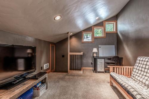 3 Bed 3 Bath Vacation home in Schweitzer Mountain - main image