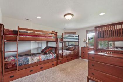 Lakefront Luxury - image 4