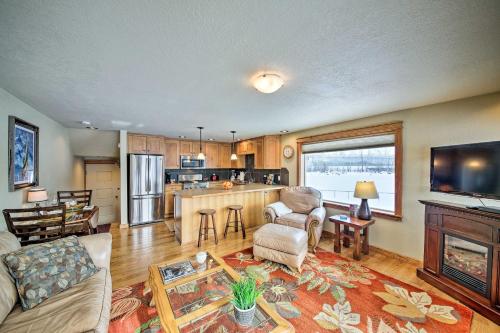 Condo with Porch and Mountain View on Lake Pend Oreille - main image