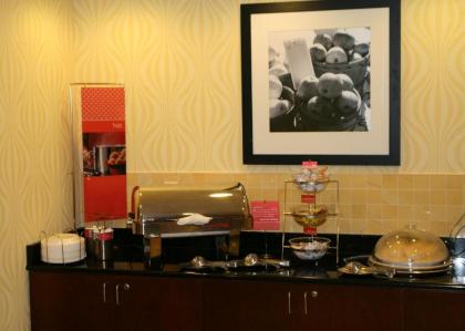 Hampton Inn Richmond - Airport - image 2