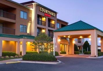 Courtyard by Marriott Richmond Airport - main image