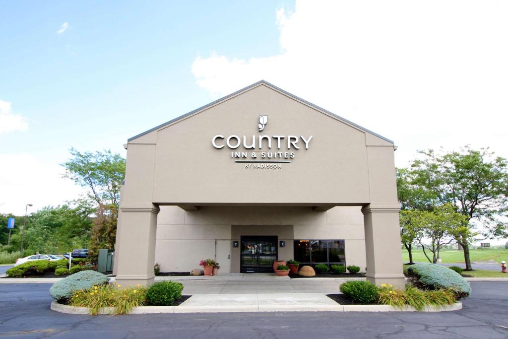 Country Inn & Suites by Radisson Sandusky South OH - main image