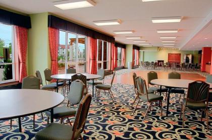 Best Western Plus Sandusky Hotel & Suites - image 3