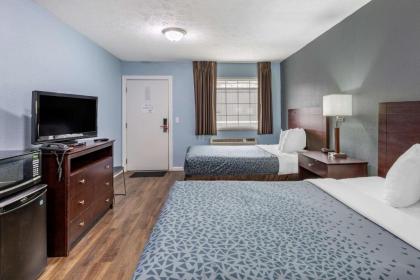 Econo Lodge Inn & Suites South Sandusky - image 12