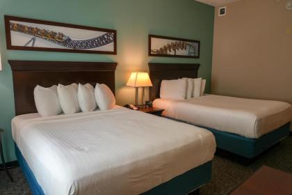 Cedar Point's Express Hotel - image 5